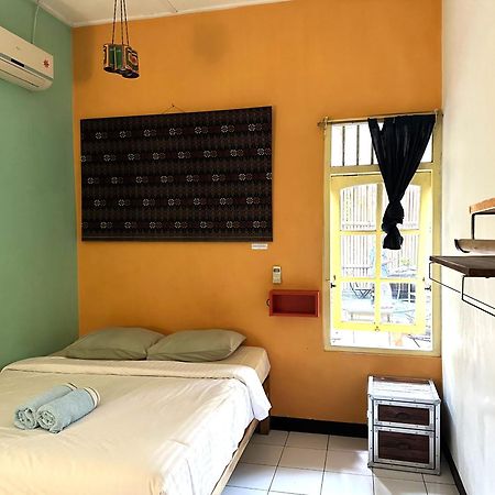 Viavia Guesthouse Yogyakarta Exterior foto