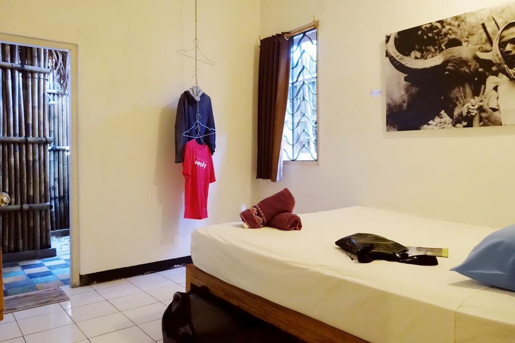 Viavia Guesthouse Yogyakarta Zimmer foto