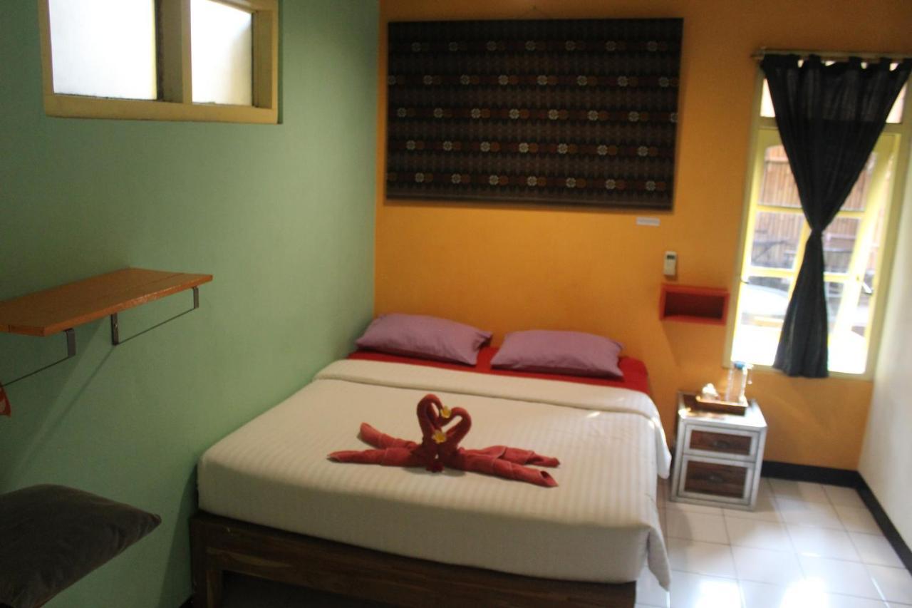 Viavia Guesthouse Yogyakarta Exterior foto