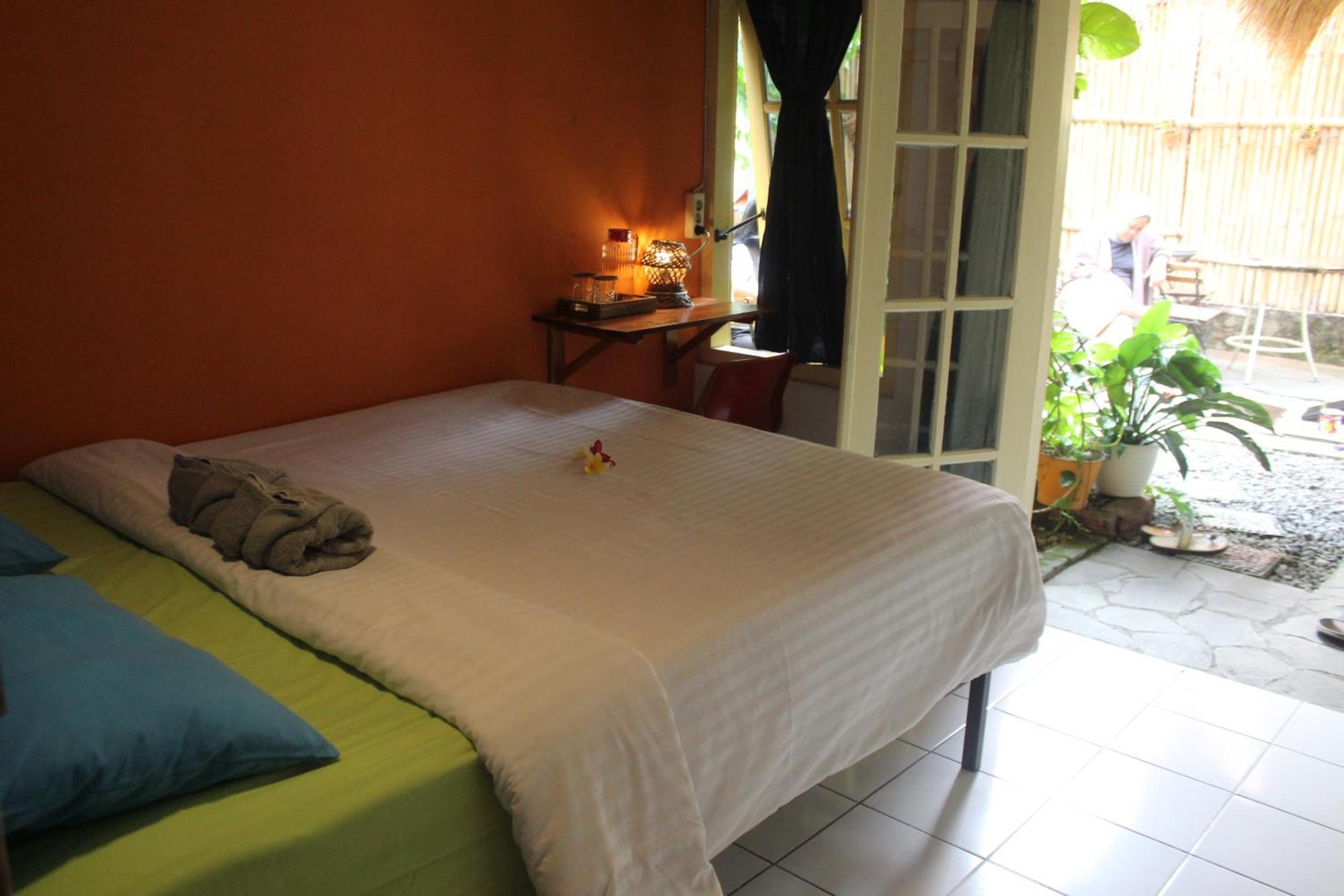 Viavia Guesthouse Yogyakarta Exterior foto