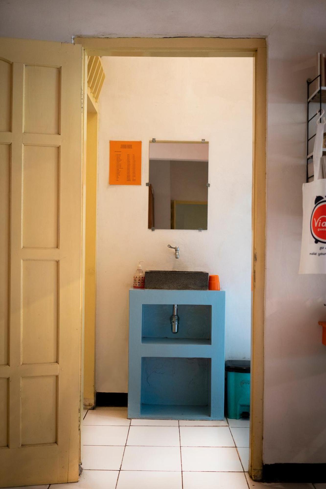 Viavia Guesthouse Yogyakarta Exterior foto