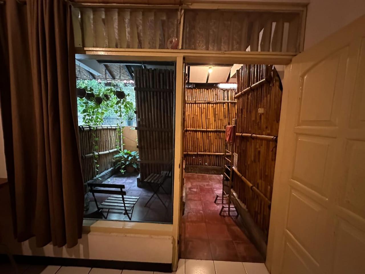 Viavia Guesthouse Yogyakarta Exterior foto