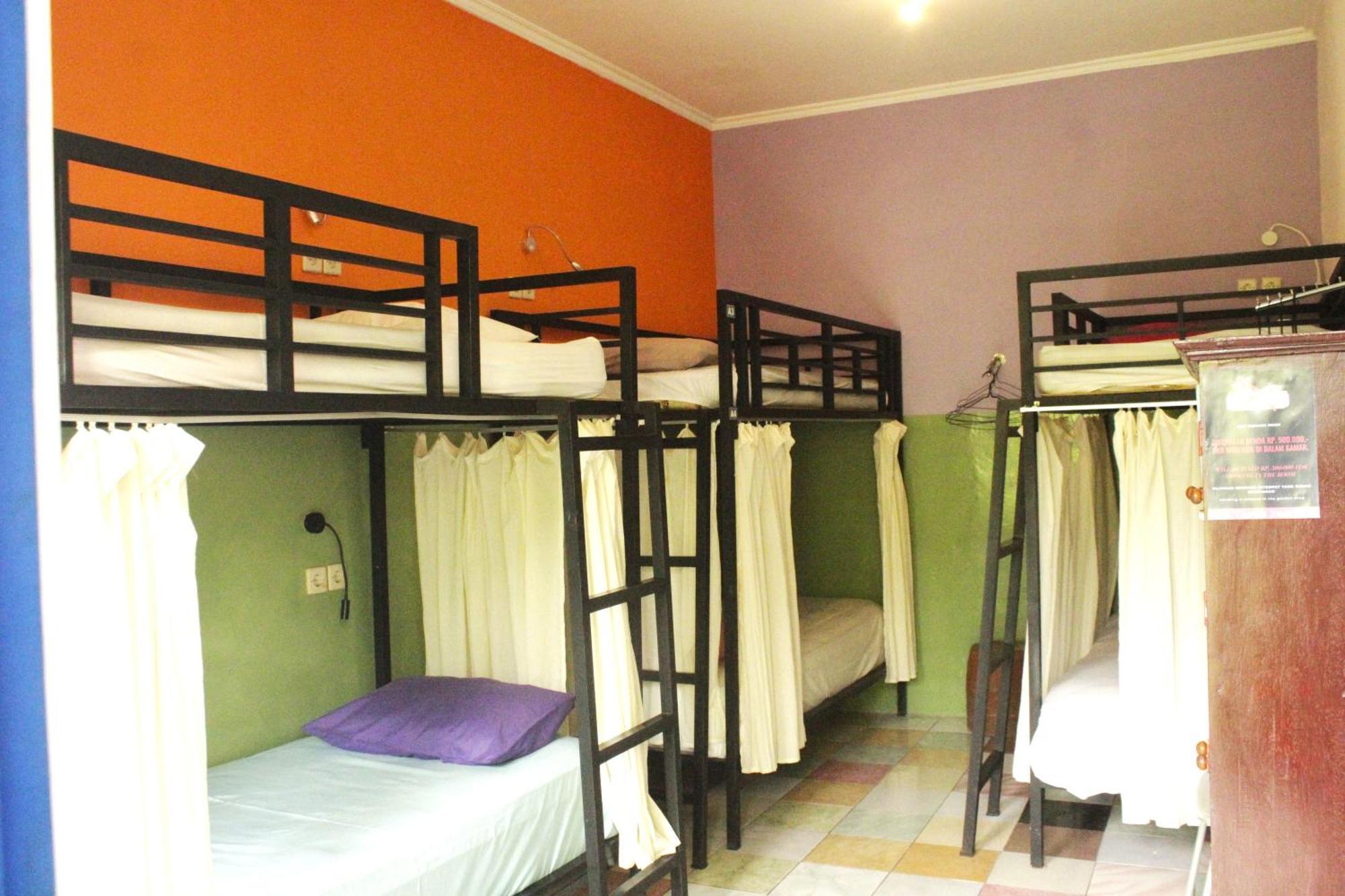Viavia Guesthouse Yogyakarta Exterior foto