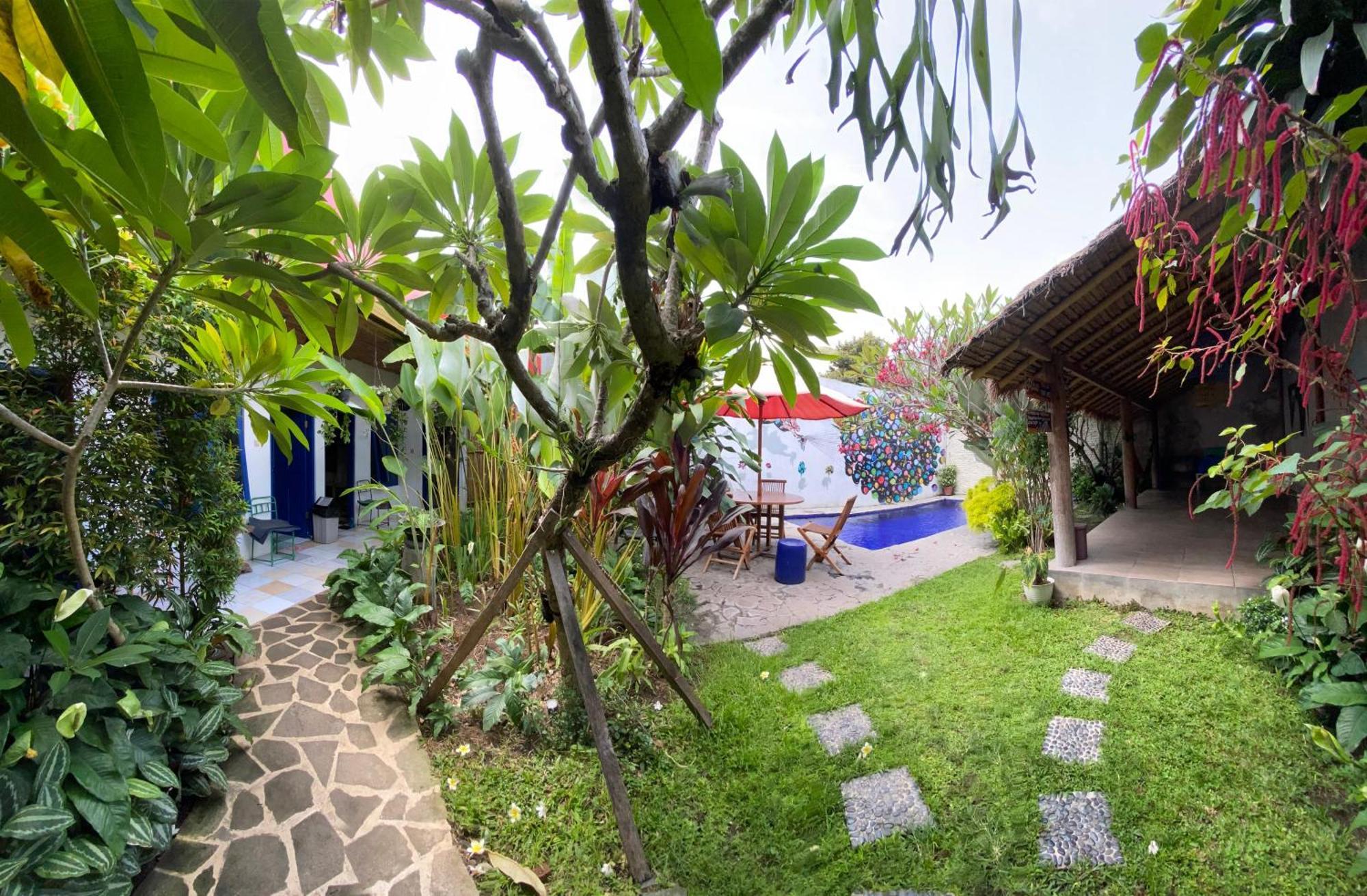 Viavia Guesthouse Yogyakarta Exterior foto