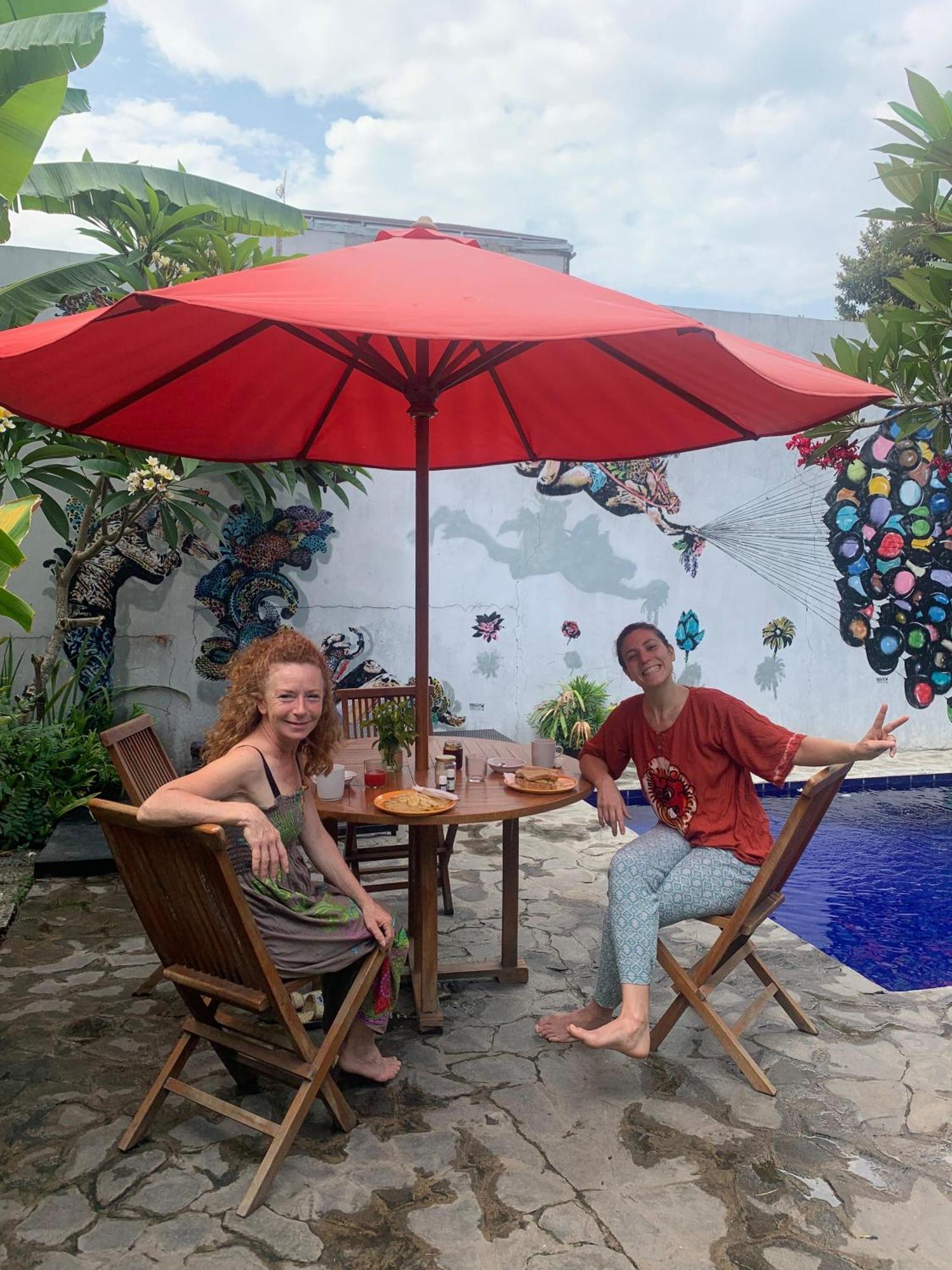 Viavia Guesthouse Yogyakarta Exterior foto