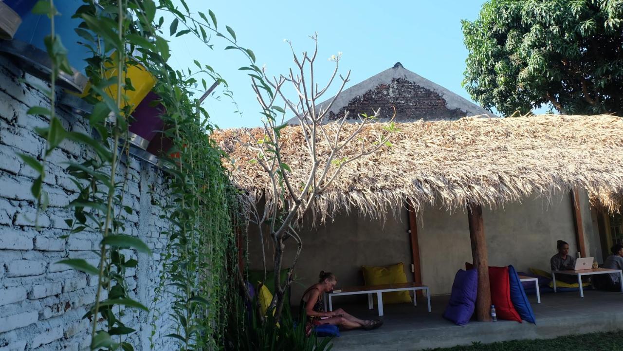 Viavia Guesthouse Yogyakarta Exterior foto